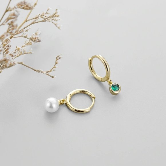 *NEW Gold Emerald Pearl Drop Huggie Hoop Earrings - Picture 2 of 7